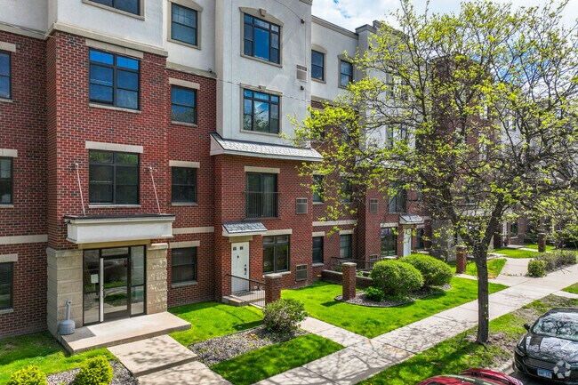 Building Photo - Mill Trace Condominiums
