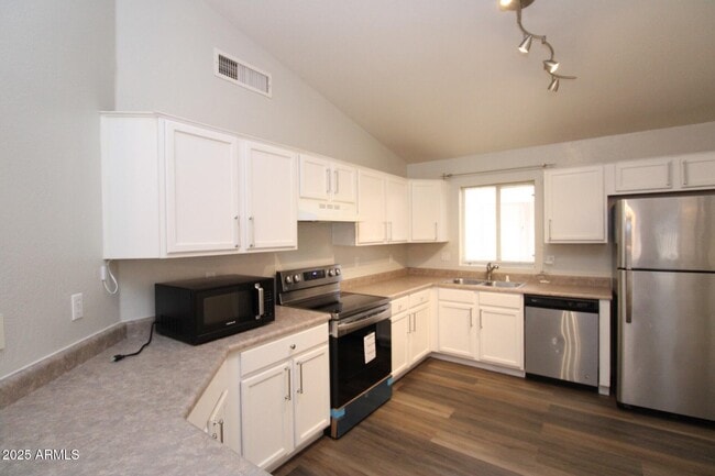 Foto del edificio - 4526 E Windsong Dr
