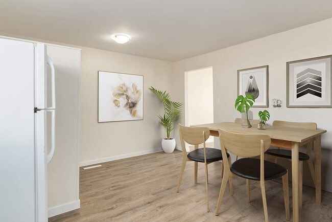 Building Photo - Delton Townhomes