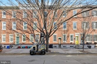 Building Photo - 341 Dickinson St