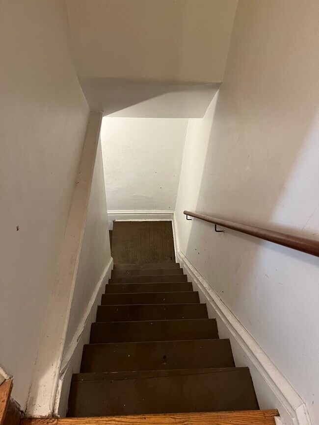 Stairs - 208 Ashby Rd