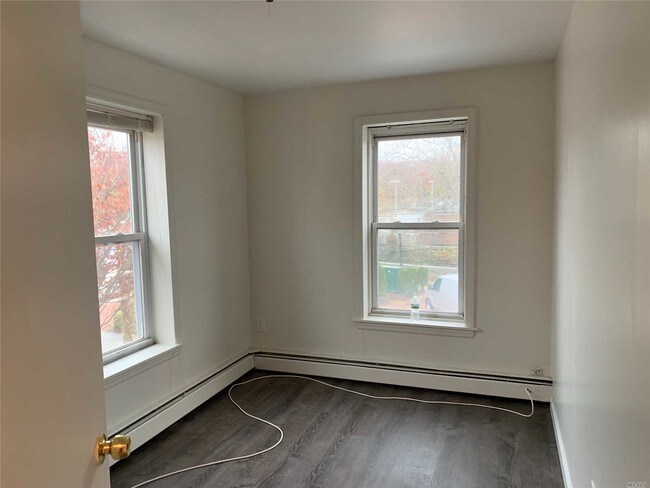 Building Photo - 30 Chandler Sq