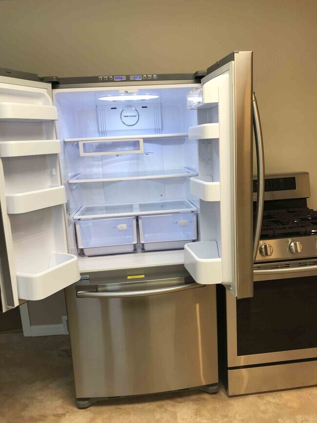 Foto del edificio - 3438 Walden Ave