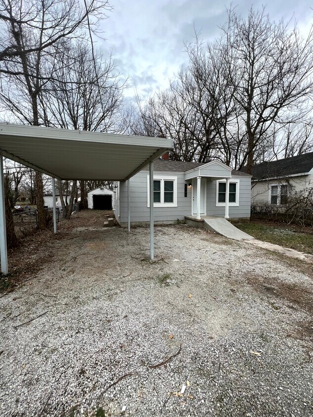 Foto principal - 1340 N Wabash Ave