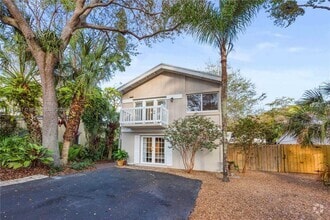 Building Photo - 9033 SW 78th Pl
