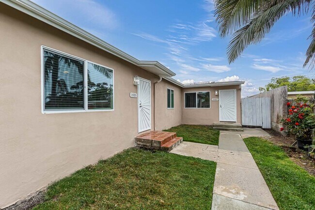 Foto del edificio - *** OCEANSIDE OASIS 2/1 WITH GARAGE, NEWLY...