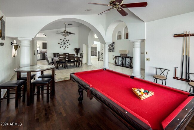 Foto del edificio - 5747 E Gelding Dr