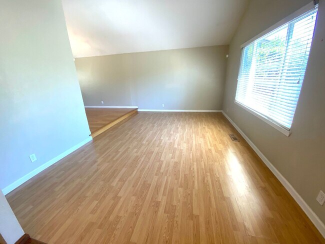 Building Photo - Pleasanton, Fairlands 4 Br. 3 Ba. Cabana C...