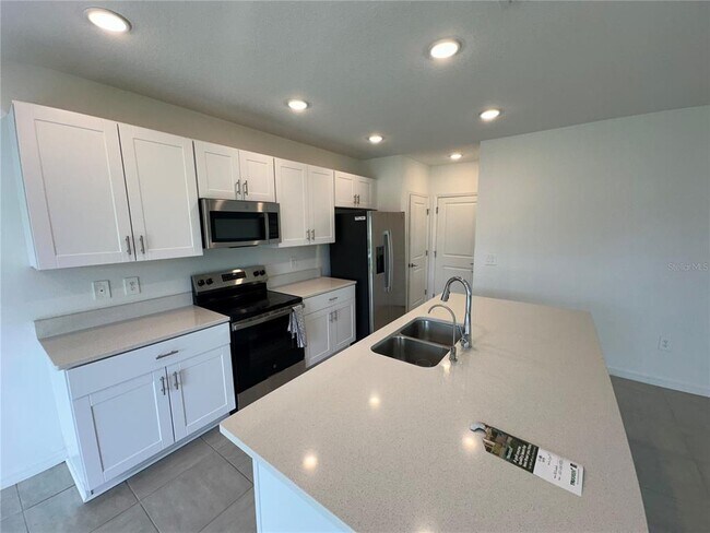 Foto del edificio - 349 Wayland Dr
