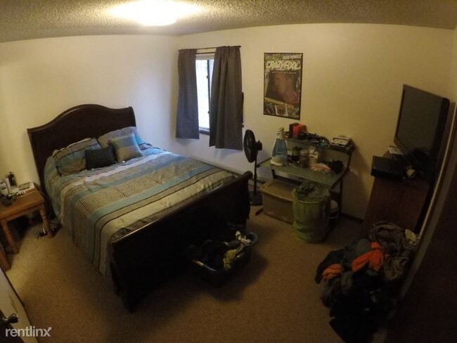 Building Photo - 3 br, 1.5 bath Apartment - 1416 Birch St