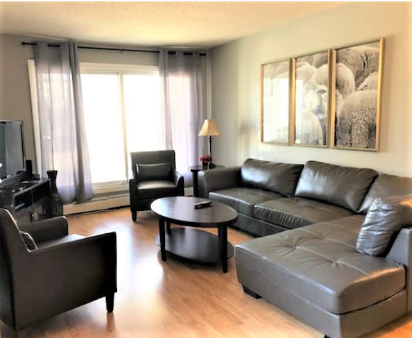 Photo principale - 10735-127 127 St