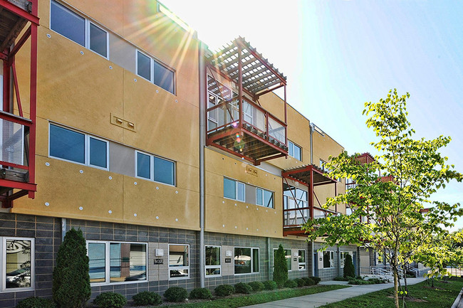 Foto del edificio - Edgeline Flats on Davidson