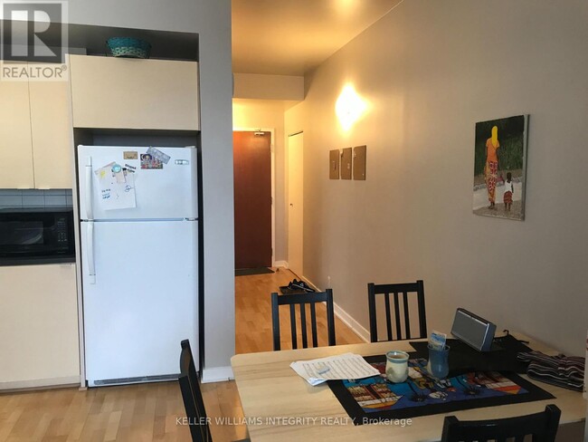 Photo du bâtiment - 324-1324 Laurier Ave W
