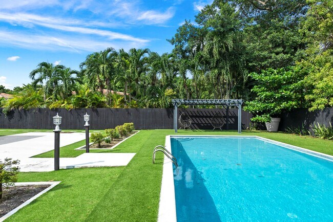 Foto del edificio - 941 NE 83rd St