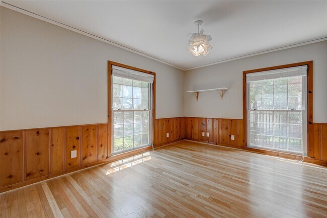 Building Photo - 2128 Watts St