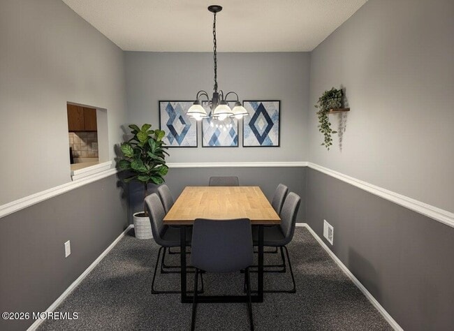 Foto del edificio - 447 Danbury Ln