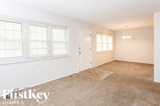 Foto del edificio - 1320 Arlington Dr