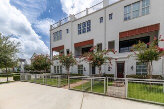 Building Photo - 8711 Oak Kolbe Ln