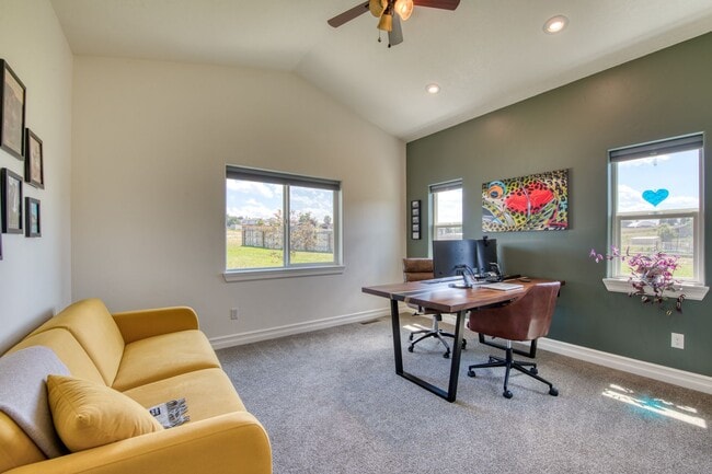 Building Photo - Newer 3 bed 3 bath in Corvallis