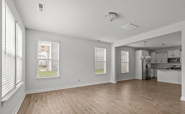 Photo - 2821 Shamrock Dr House