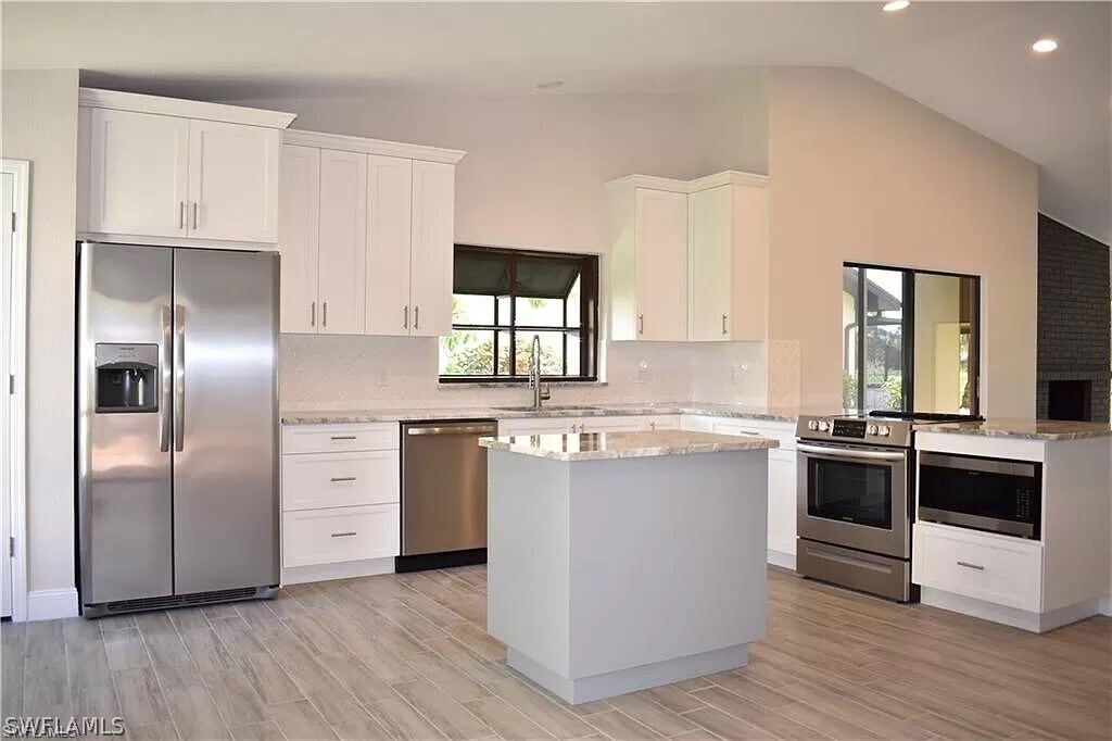 Foto principal - 7382 Golf Villa Dr