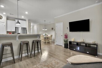 Building Photo - 230 Sonoma Dr