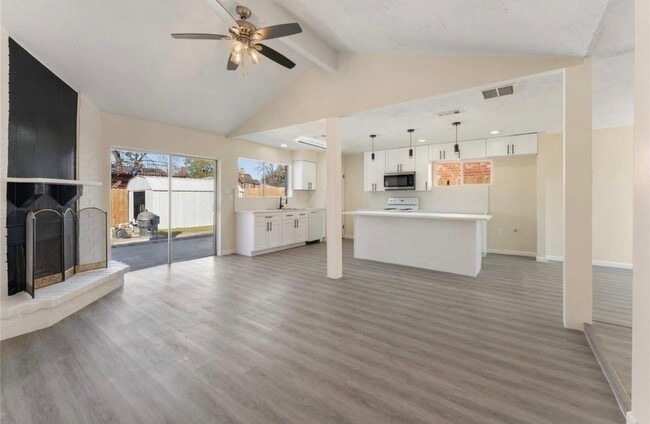 Building Photo - 12411 Drifting Winds Dr