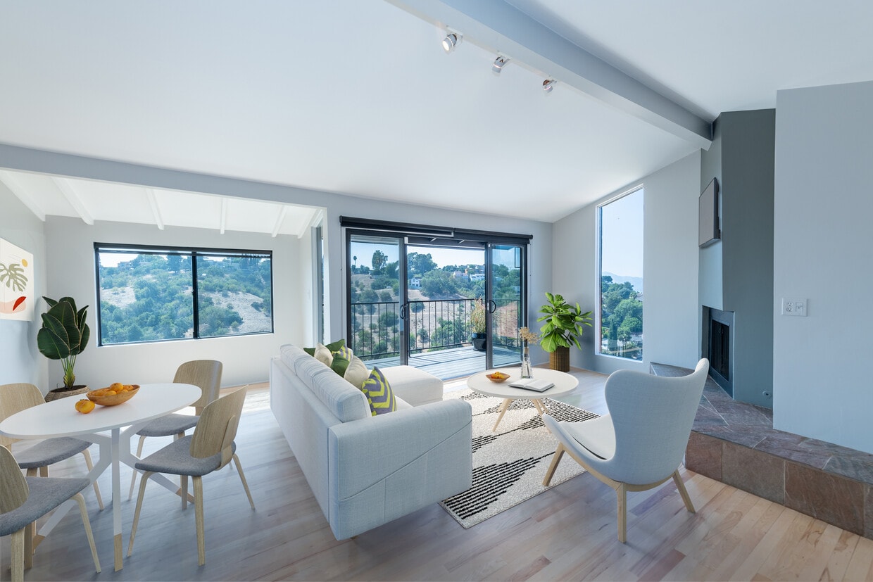 Vitrually Staged Great Room - 914 Nordica Dr