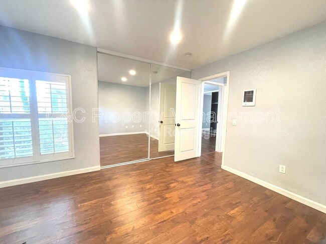 Building Photo - 1350 N Escondido Blvd