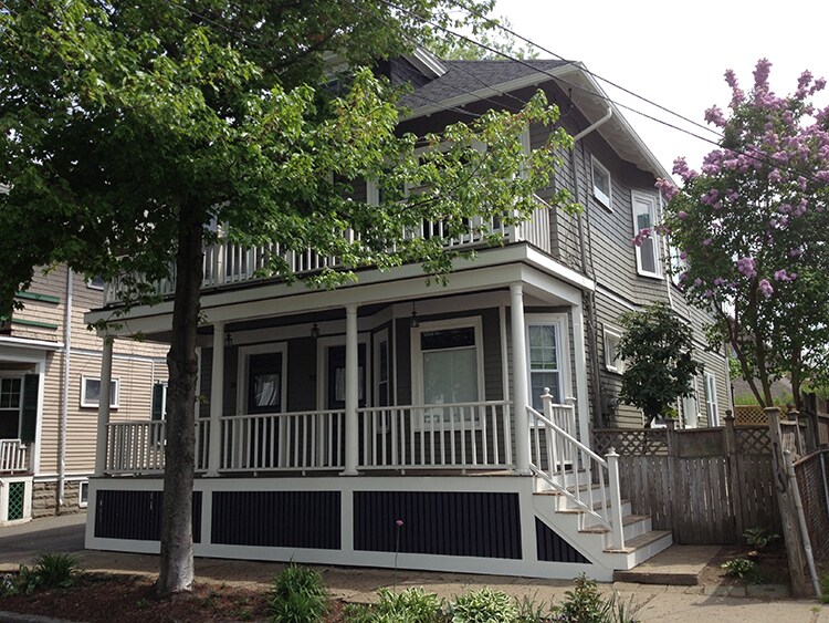 Primary Photo - 34 Leach St
