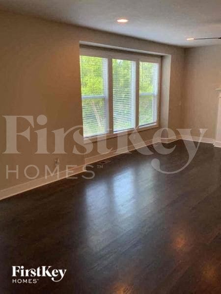 Building Photo - 1128 Blackpool Dr