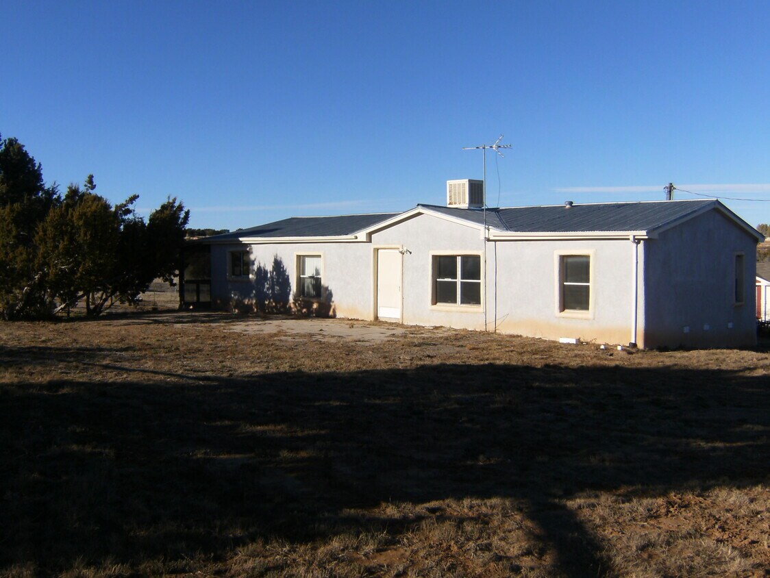 2077 U.S. Rte 66, Edgewood, NM 87015 House Rental in Edgewood, NM