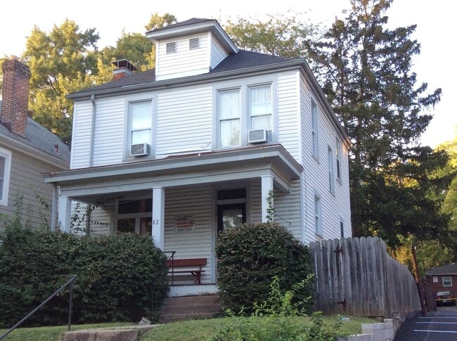 Building Photo - 3 bedroom 1 bath single family home with y...