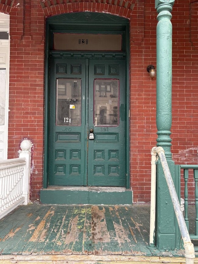 Building Photo - 121 N 11th St