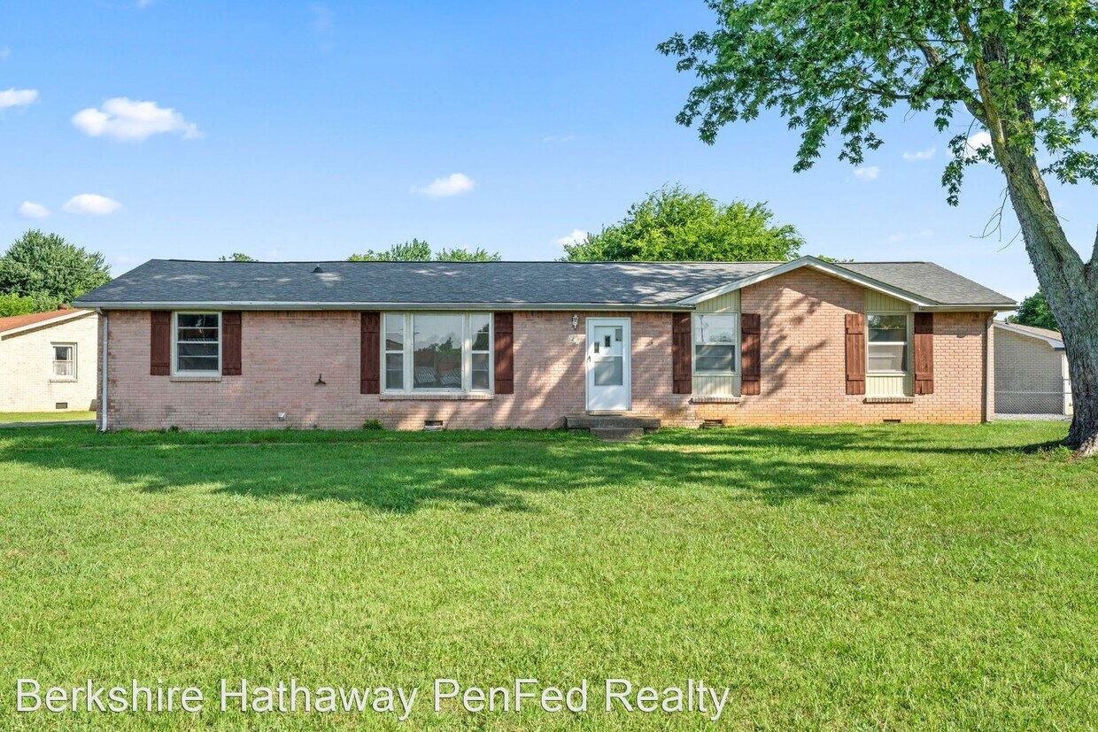 Primary Photo - 3 br, 1.5 bath House - 2200 Pendleton Dr