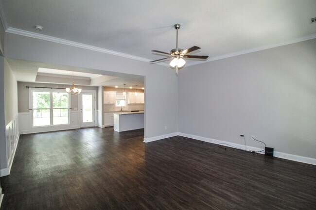 Building Photo - 102 Spendoll Ct