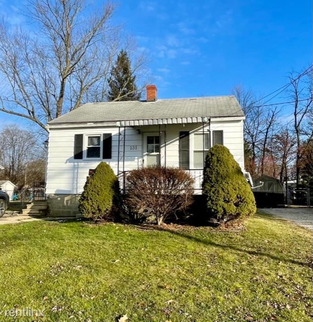 2 br, 1 bath House 131 Lincoln Ave House Rental in Ashland, OH