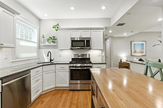 Foto del edificio - 227 Centre St