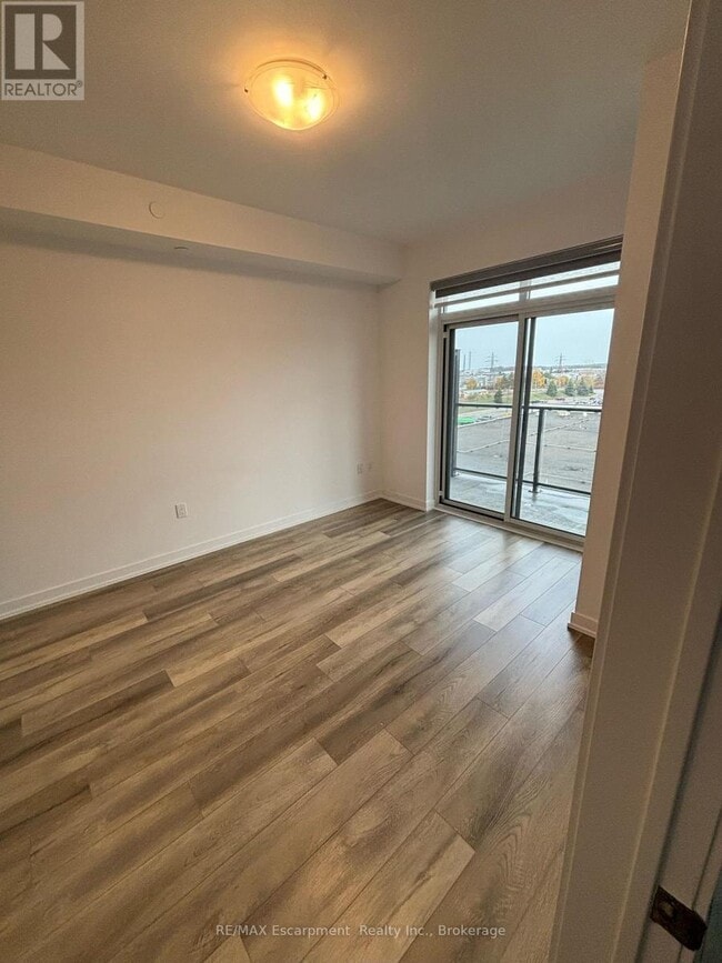 Building Photo - 5055 Greenlane