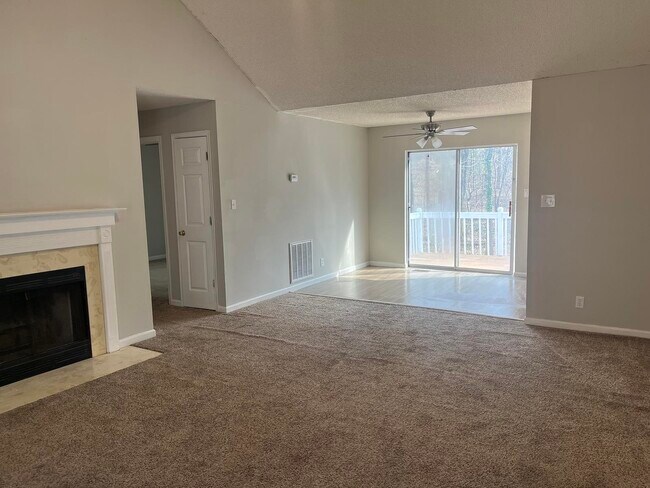 Foto del edificio - 1239 Santa Fe Trail