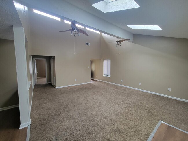 Foto del edificio - 3441 Royal Wood Rd