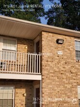 Building Photo - 767 Hillmont Cir