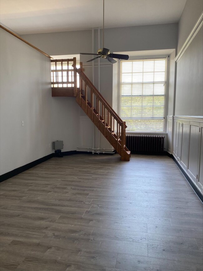 Building Photo - AVAILABLE July 1st, 2025! This Opportunity...