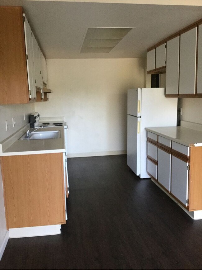 Foto del edificio - 2127-2129 E. 8th Street