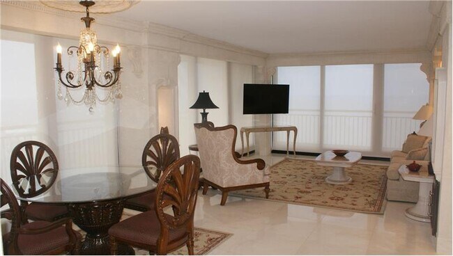 Foto del edificio - 3400 N Ocean Dr