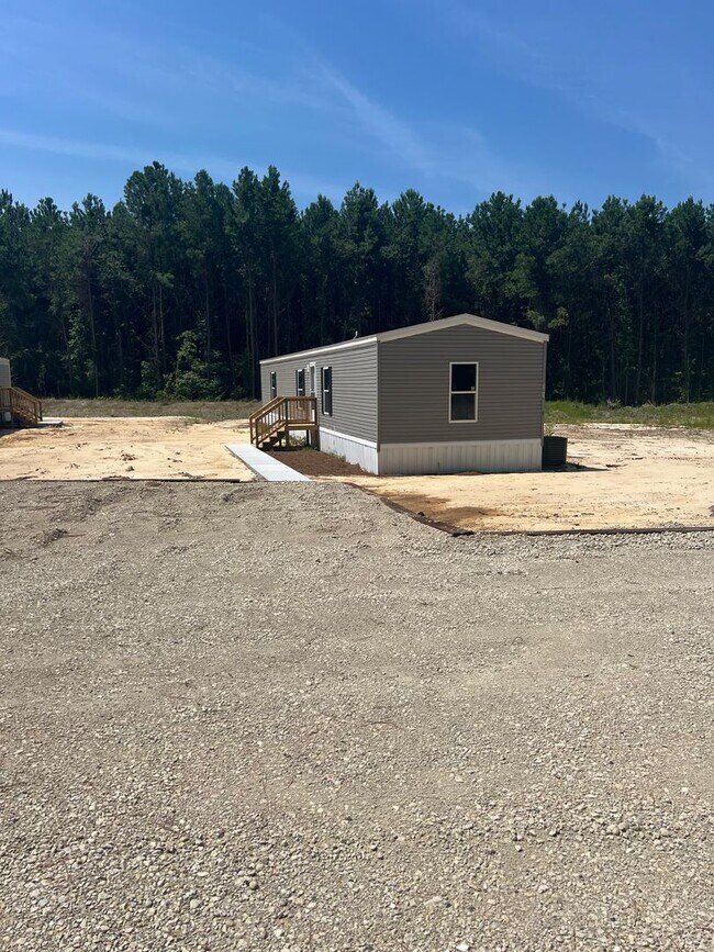 Building Photo - New! Move In Ready & Close to Downtown Aynor!
