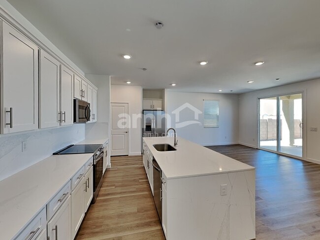 Building Photo - 9549 Harkes Dr