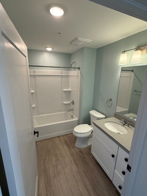 Baño tipo estudio - Sawmill Lofts