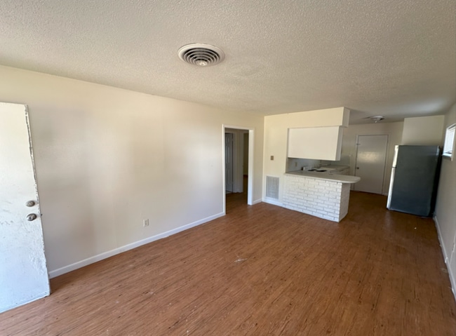 Foto del edificio - 363 State Hwy 75 N