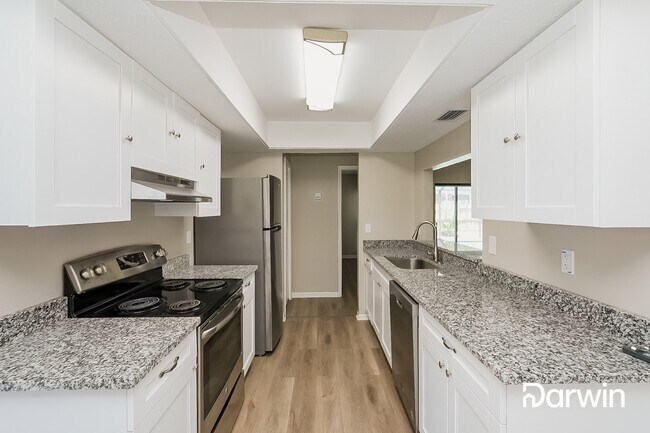 Building Photo - 15712 Squirrel Tree Pl